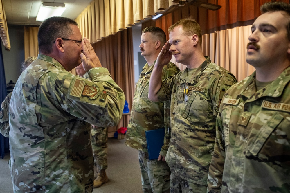 220 EIS celebrates deployers