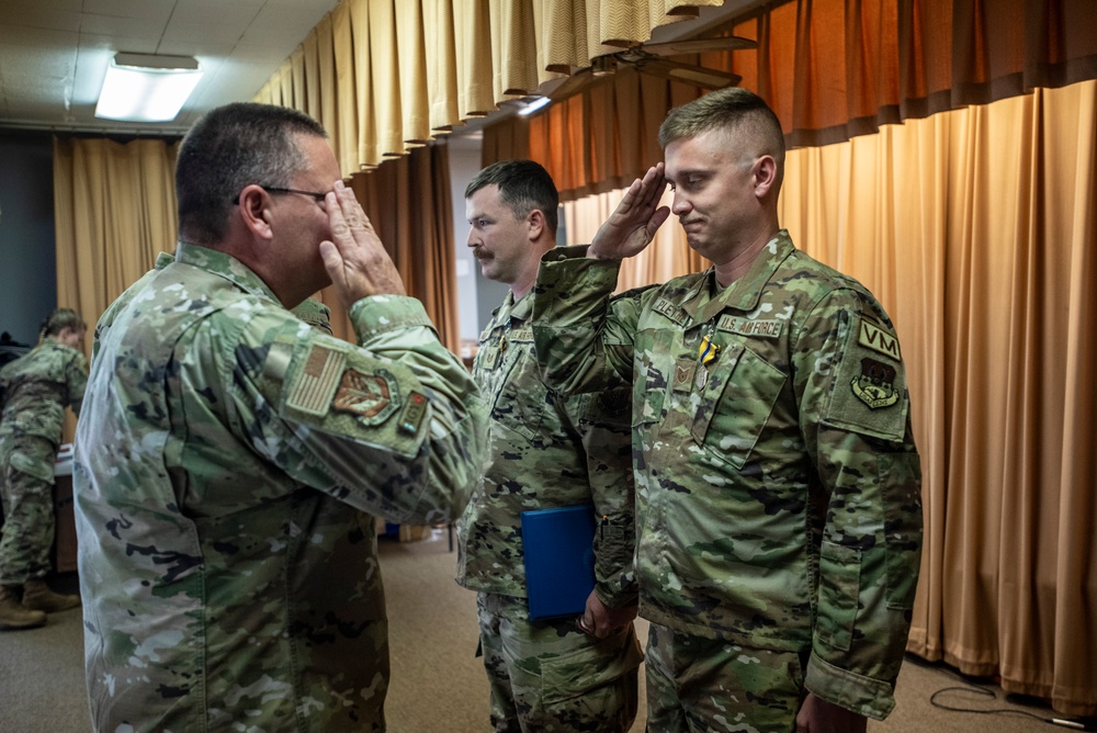 220 EIS celebrates deployers