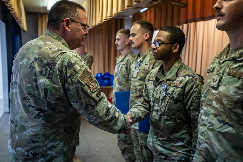 220 EIS celebrates deployers