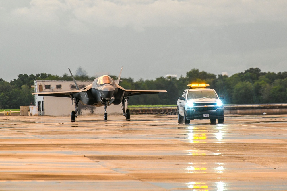 DVIDS – Pictures – Fleet Readiness Center Southeast deploys first F-35B aircraft and F135 power module for depot-level operations (Picture 1 of 10)