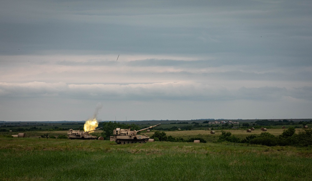 Hamilton's Own Conducts Paladin Live Fire Exercise