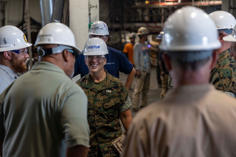 Distinguished Visitors Tour USS Bataan