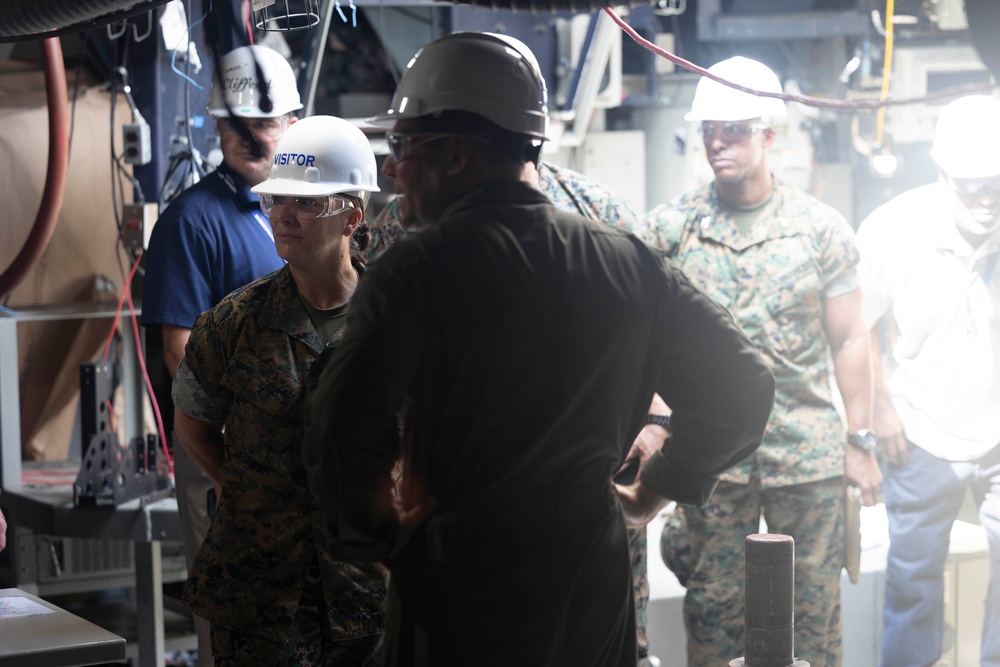 Distinguished Visitors Tour USS Bataan