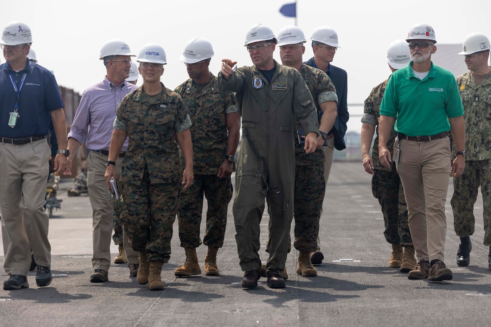 Distinguished Visitors Tour USS Bataan