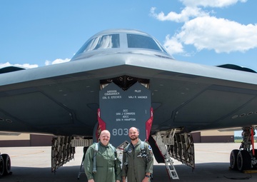Missouri ANG crew chiefs fly high, earn B-2 incentive flight