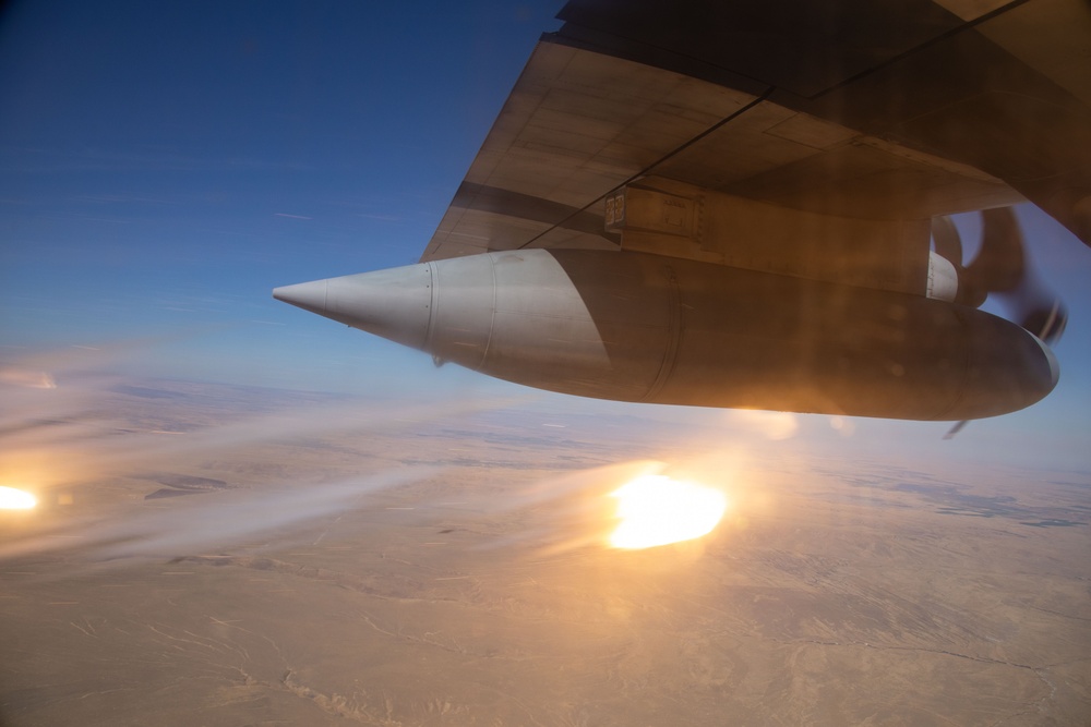 VMGR-153 trains during flight operations in Idaho