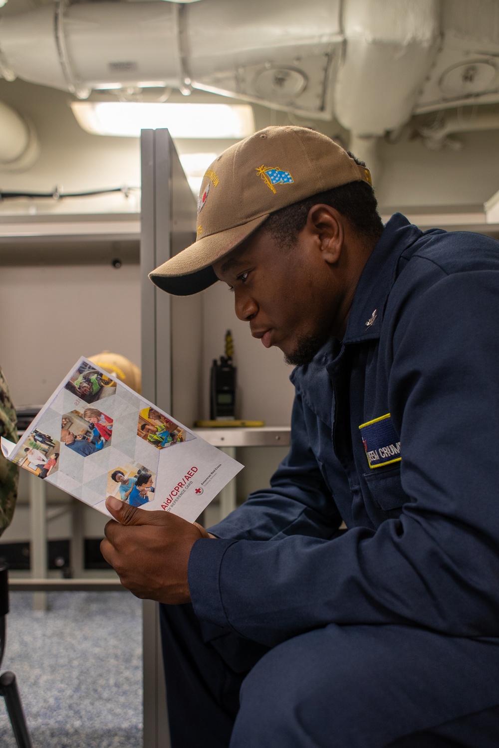 USS GEORGE WASHINGTON (CVN 73) Sailors learn CPR