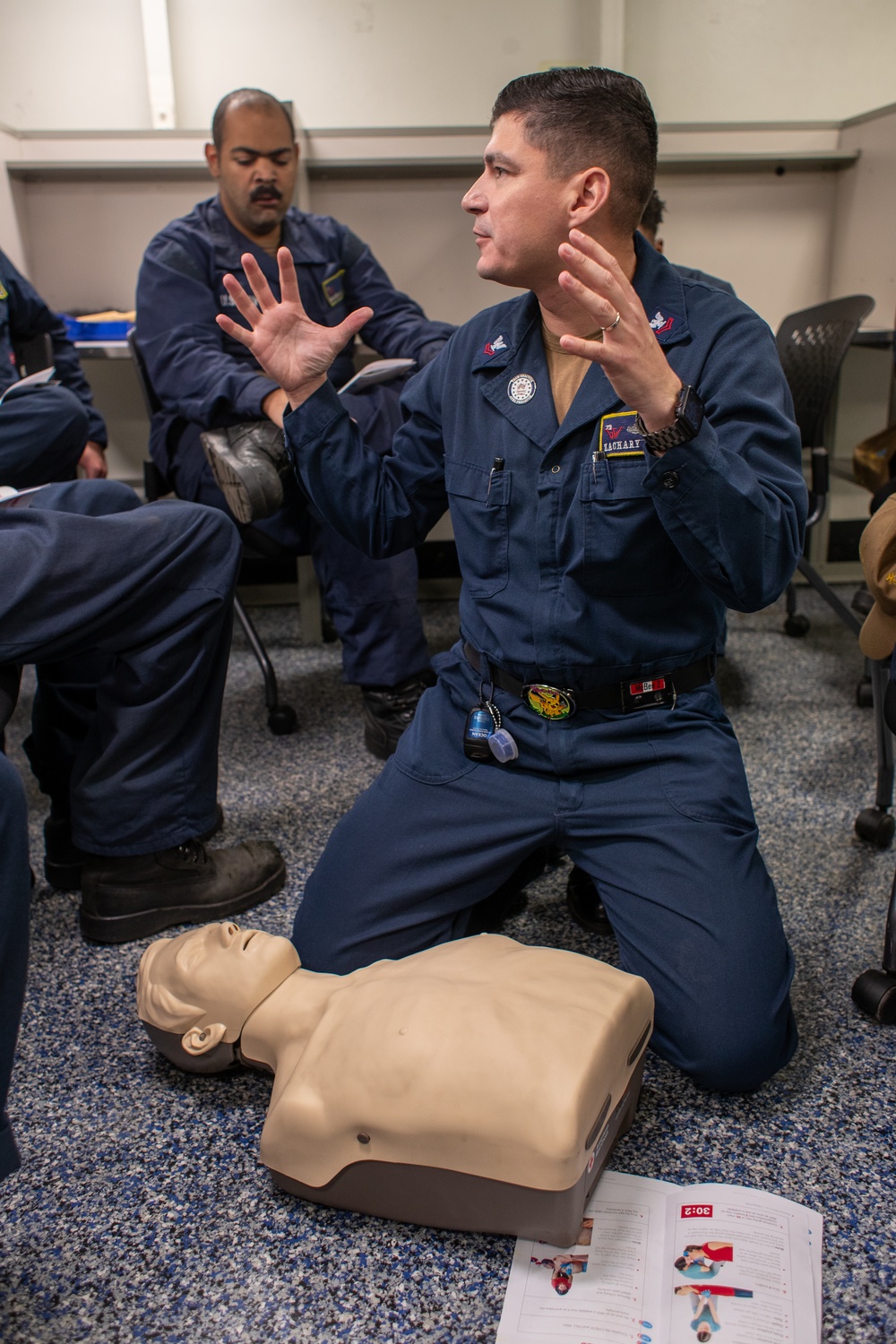 USS GEORGE WASHINGTON (CVN 73) Sailors learn CPR