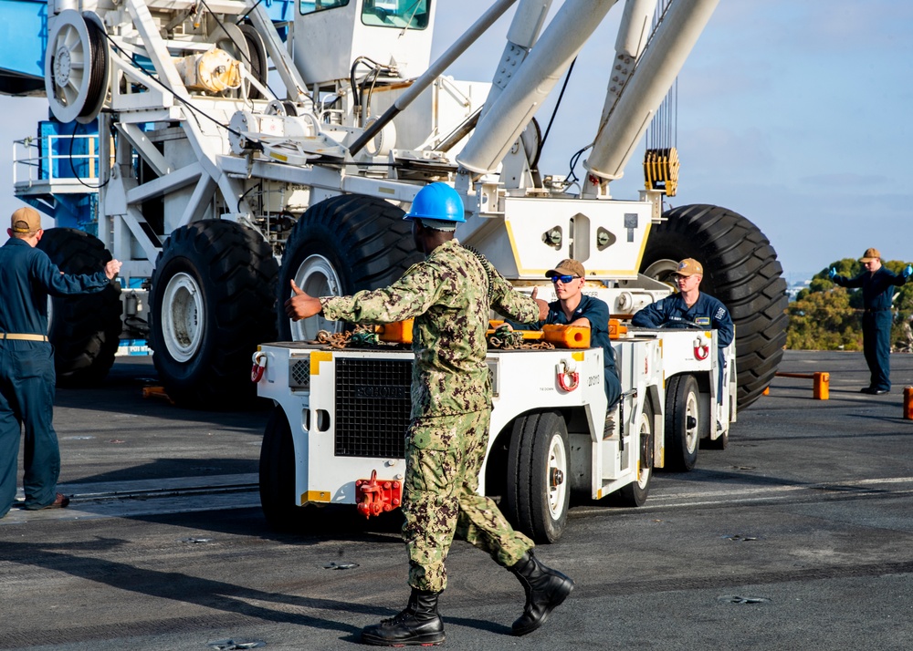 George Washington onloads new carrier crash crane (CVCC) “Tilly”