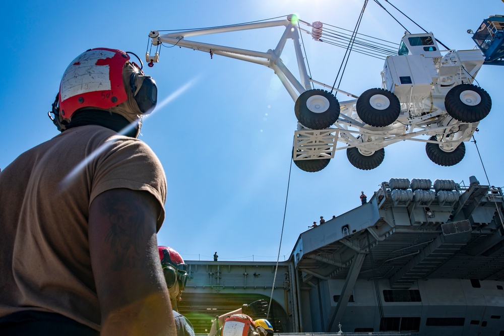 George Washington onloads new carrier crash crane (CVCC) “Tilly”