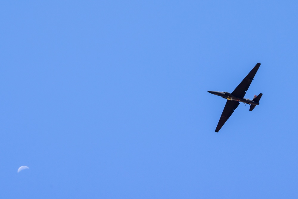 U-2 Dragon Lady flies over Beale AFB