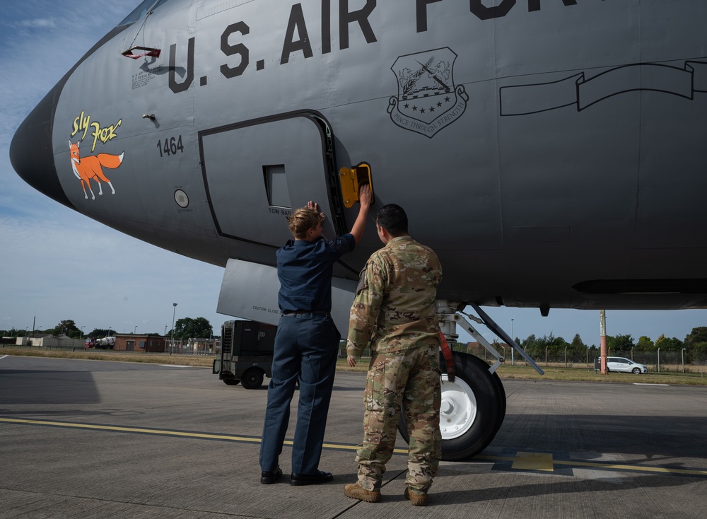 RAF Air Cadets tour RAF Mildenhall