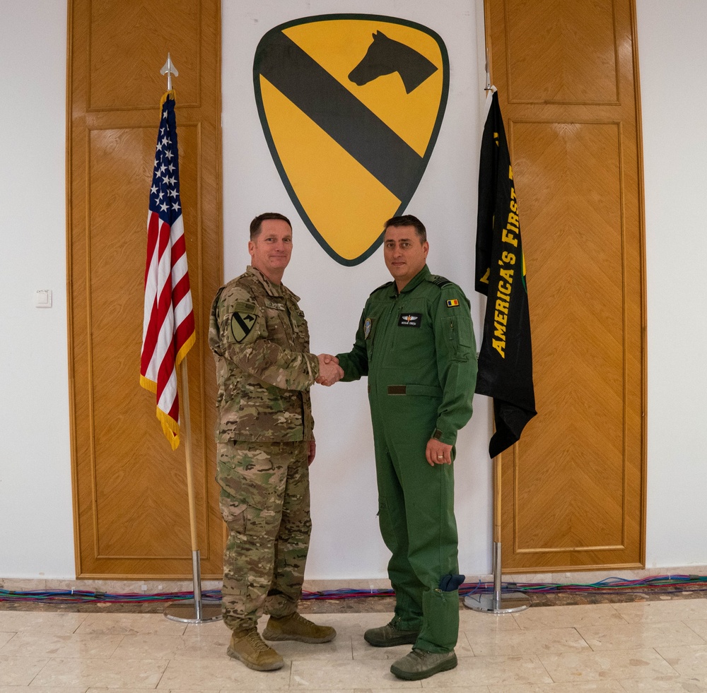 First Team Leader Meets With MKAB Commander