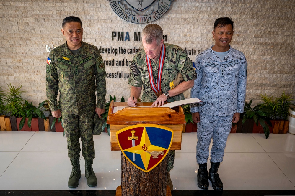 Commander of U.S. Indo-Pacific Command visits Philippine Military Academy