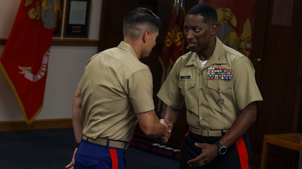 ERR CG visits 1st Marine Corps District