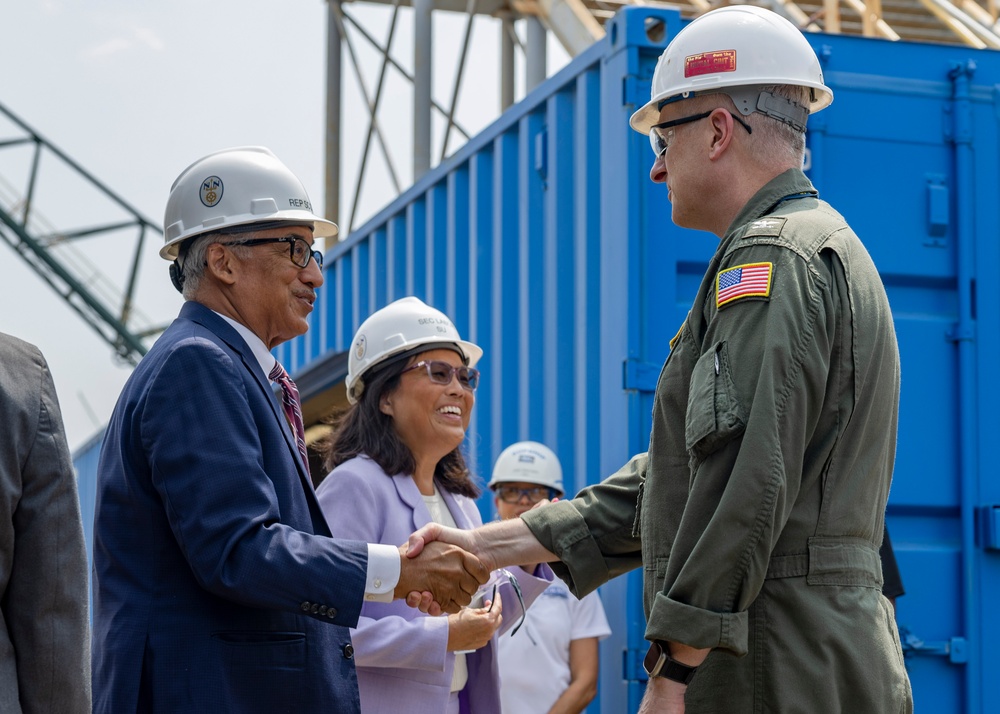 SECNAV Visits PCU John F. Kennedy