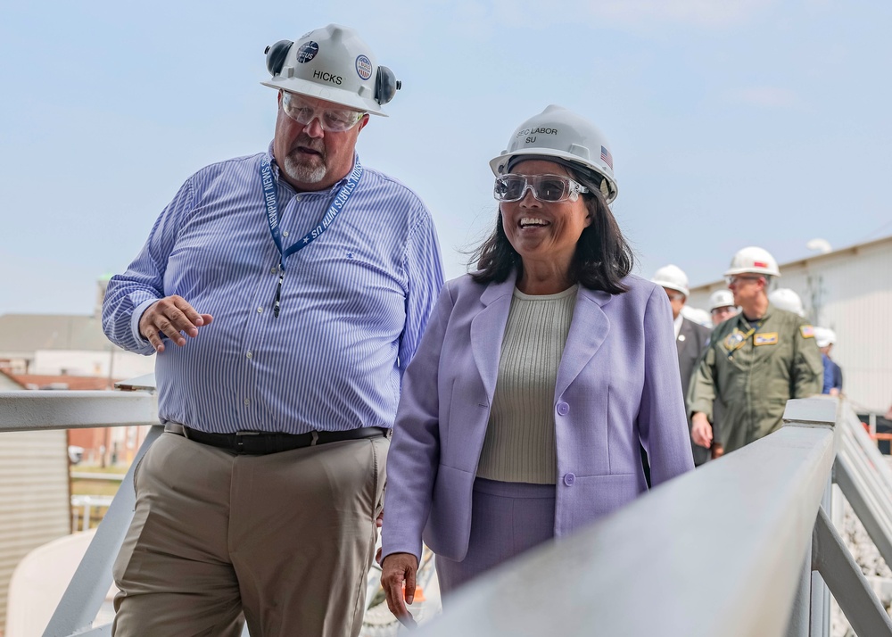 SECNAV Visits PCU John F. Kennedy