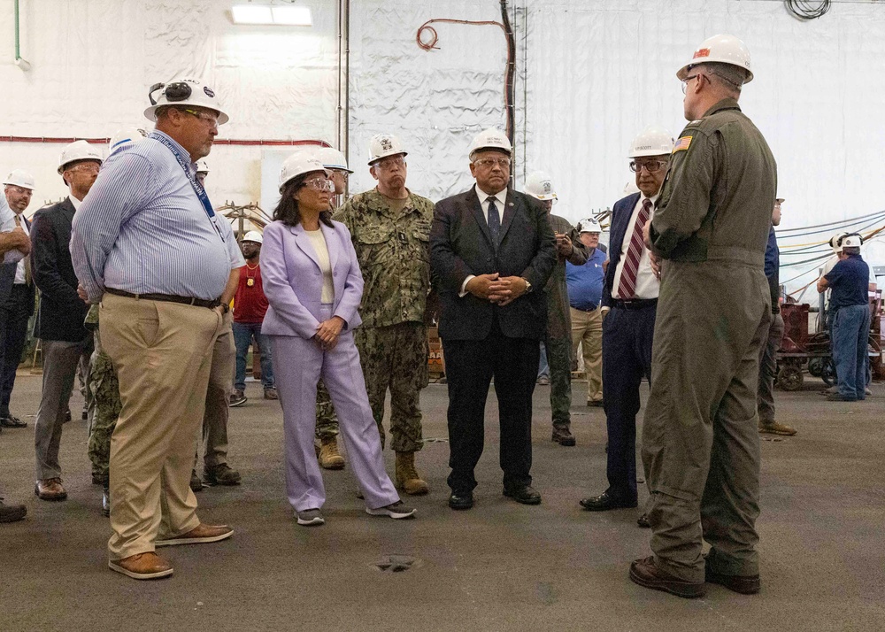 SECNAV Visits PCU John F. Kennedy