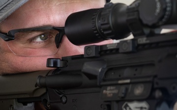 Shelbyville, Ill. Native Competes with Navy Marksmanship Team