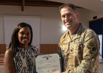 Soldiers and civilians recognized for their actions at award ceremony