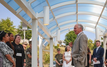 U.S. Sen. Kaine visits Quantico, speaks with Child Development Center educators