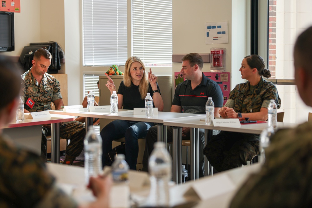 U.S. Sen. Kaine visits Quantico, speaks with Child Development Center educators