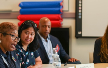 U.S. Sen. Kaine visits Quantico, speaks with Child Development Center educators