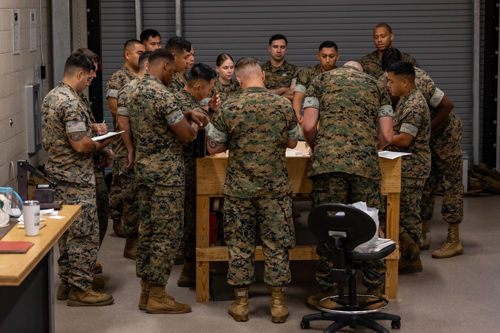 Marines participate in convoy simulation