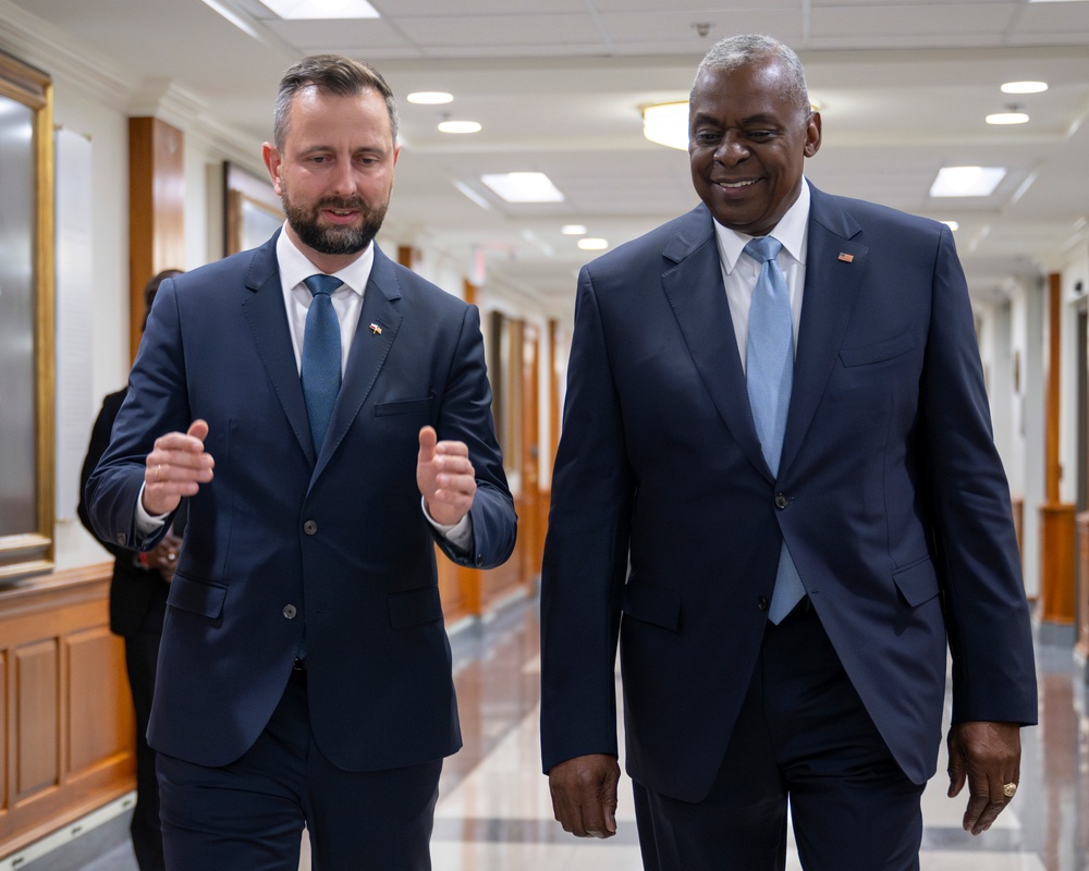SD Hosts Polish Minister of National Defense