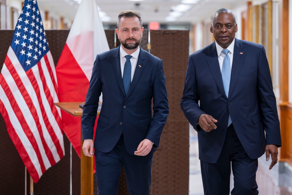 SD Hosts Polish Minister of National Defense