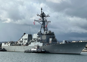 Coast Guard, Navy rescue woman, child, pets from sailboat beset by weather 925 miles off Honolulu