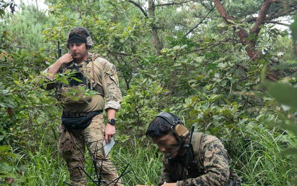Combined U.S.-ROK special operators, USMC aviators train together during annual Ulchi exercise