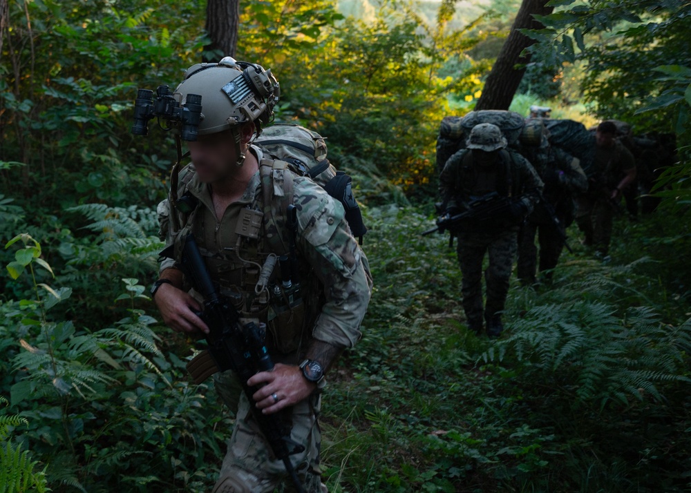 Combined U.S.-ROK special operators, USMC aviators train together during annual Ulchi exercise