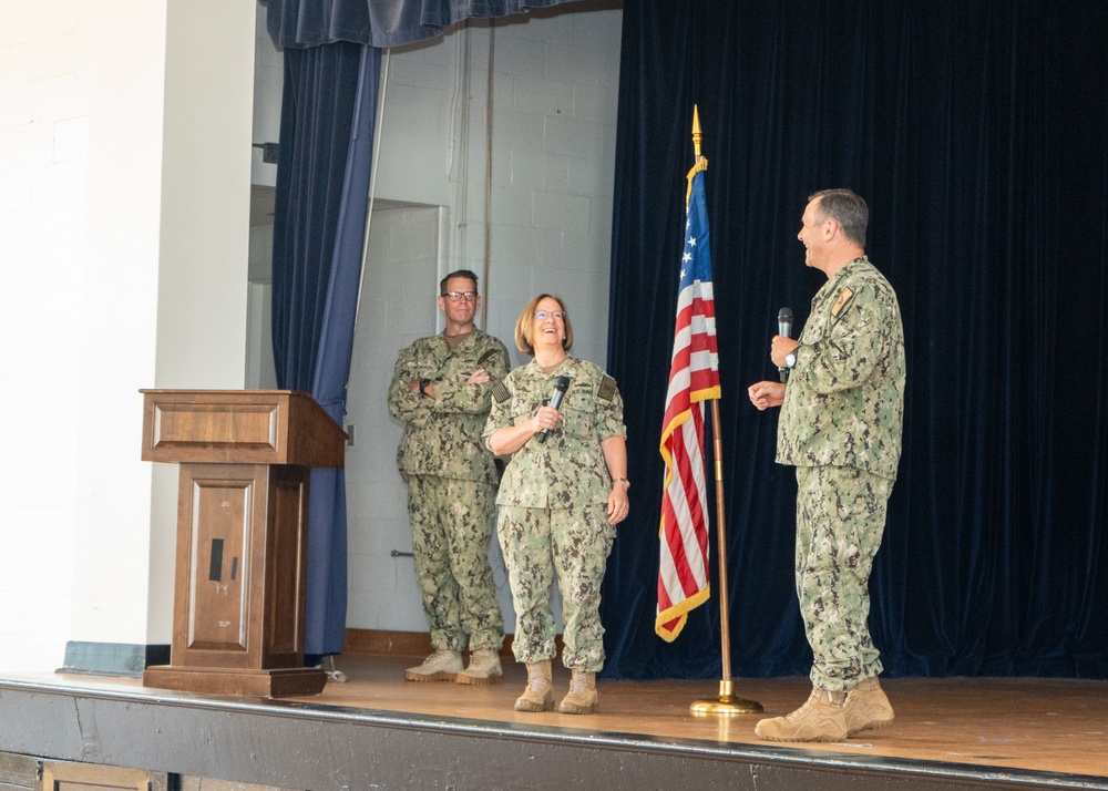 Chief of Naval Operations visits U.S. Fleet Cyber Command and U.S. 10th Fleet