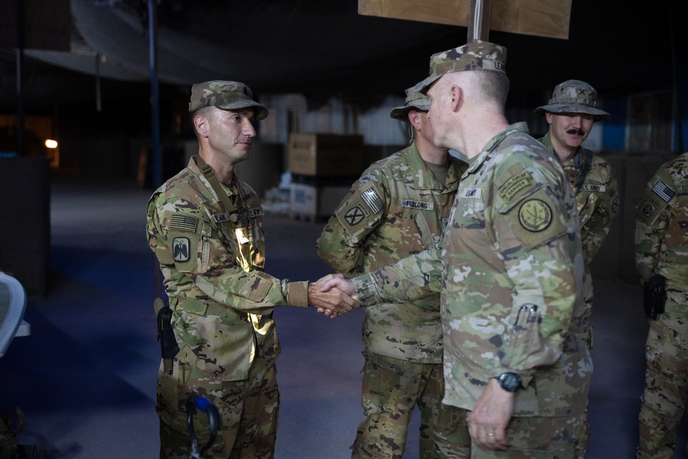 CJTF-OIR Commander conducts battlefield circulation