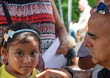 US service members provide medical care for El Salvadoran citizens in AMISTAD campaign