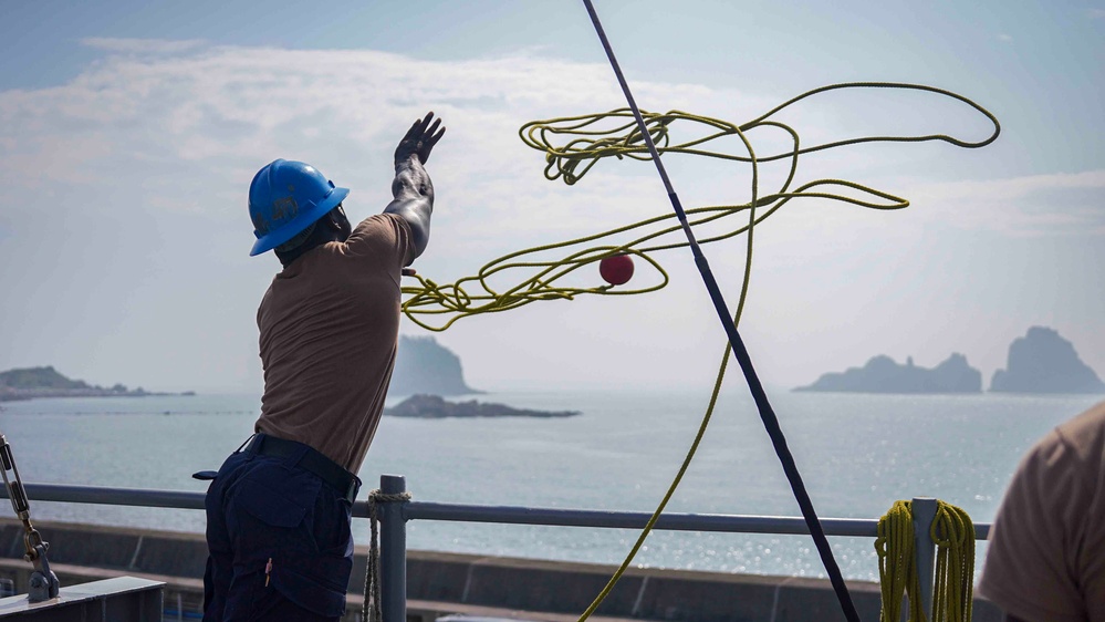 SY 24 | USS Harpers Ferry Makes Port at Busan, South Korea