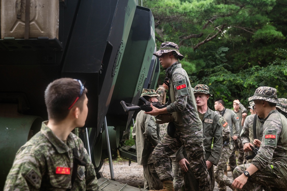 ROK, BLT 1/5 Marines Conduct Patrol Training, ACV Tour