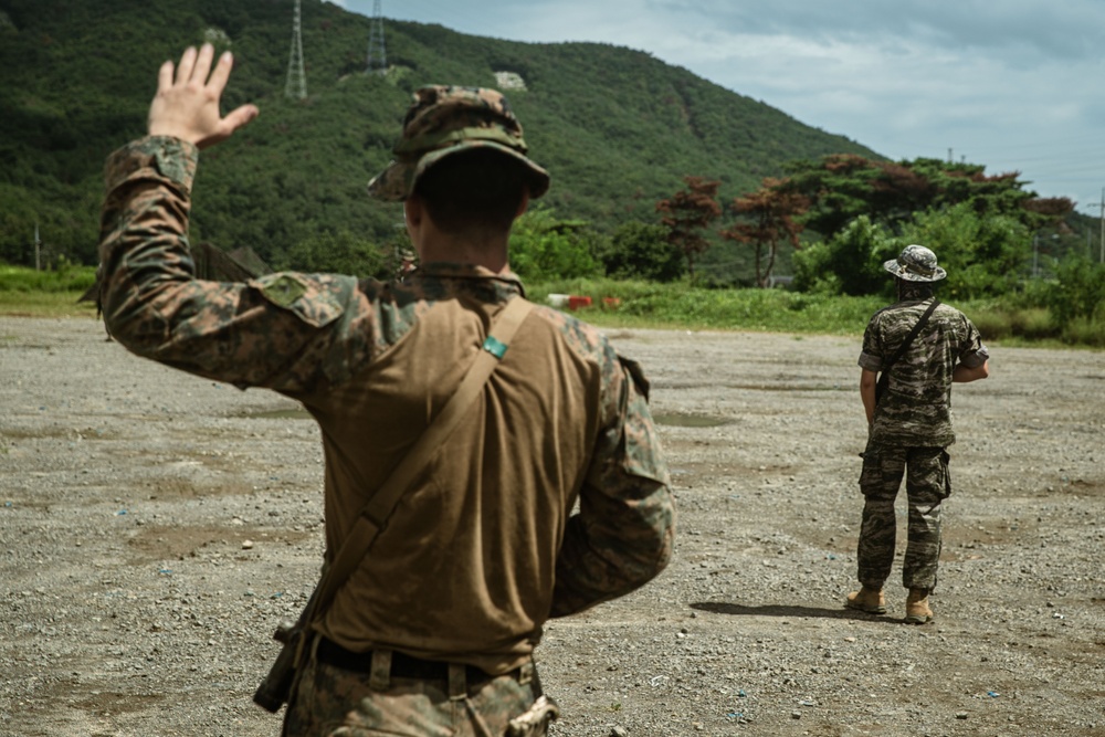 ROK, BLT 1/5 Marines Conduct Patrol Training, ACV Tour