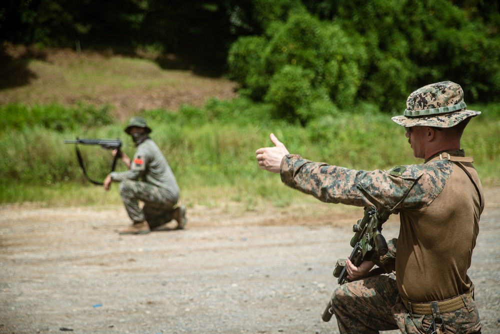 ROK, BLT 1/5 Marines Conduct Patrol Training, ACV Tour