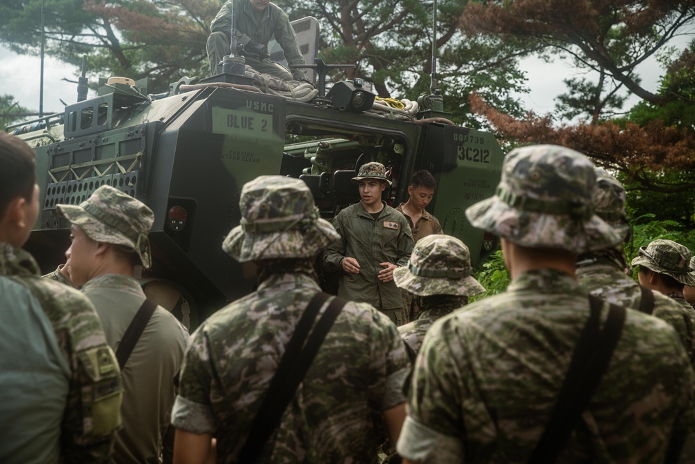 ROK, BLT 1/5 Marines Conduct Patrol Training, ACV Tour