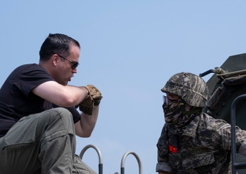 SY 24 | ACU 5 LCACs CONDUCT BEACH OPS