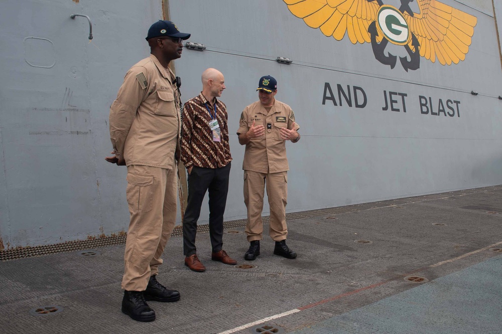 USS Green Bay hosts U.S. Embassy Jakarta during Super Garuda Shield