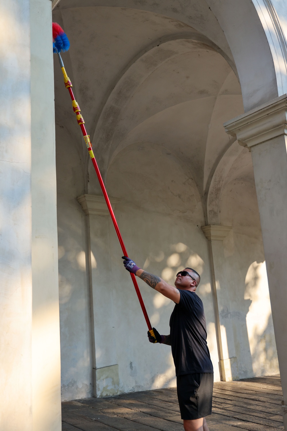 The Vicenza military community assists in Monte Berico Basilica clean up