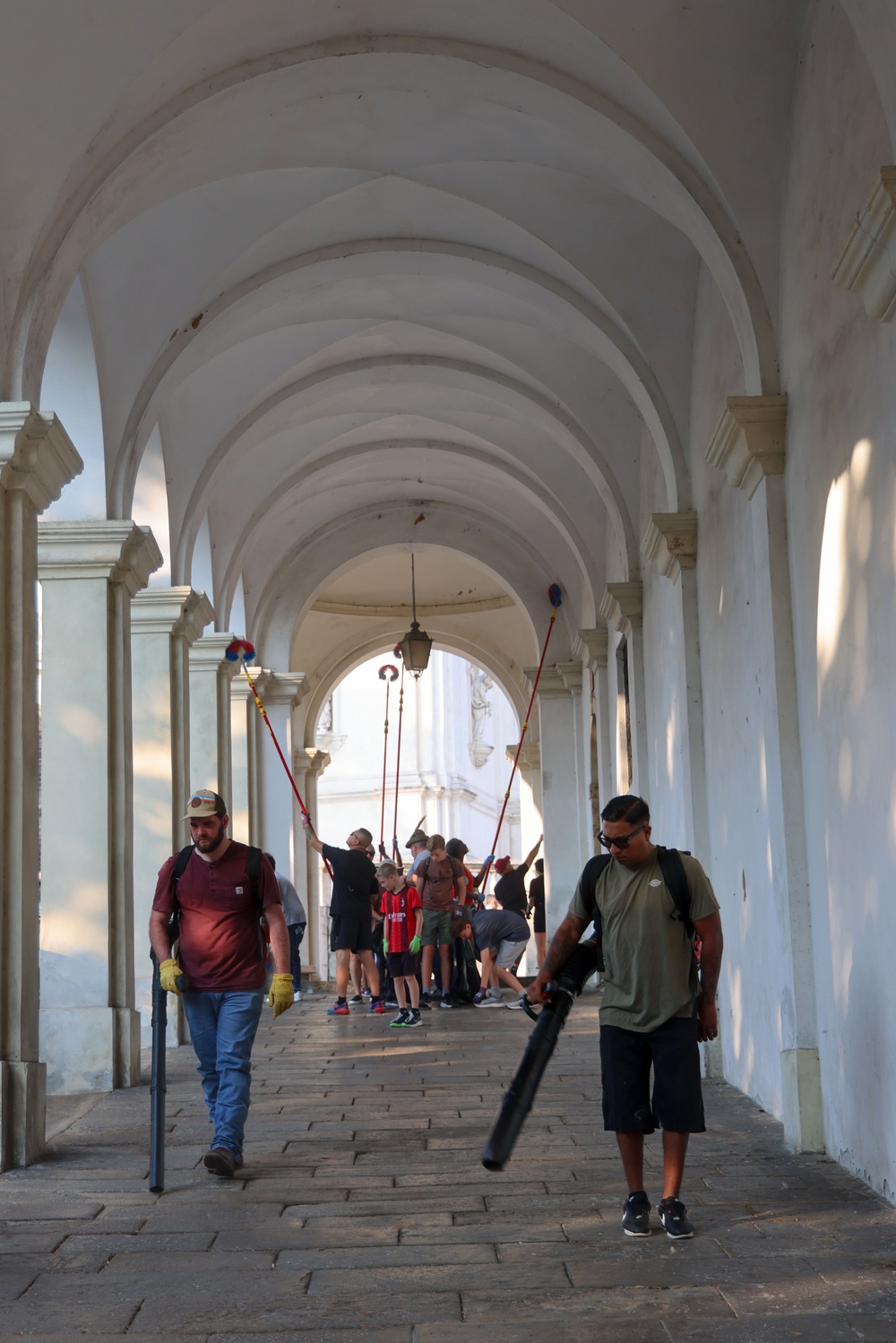 The Vicenza military community assists in Monte Berico Basilica clean up