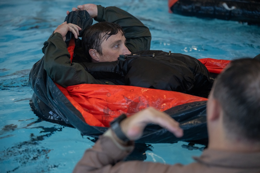 Pilots train for water survival