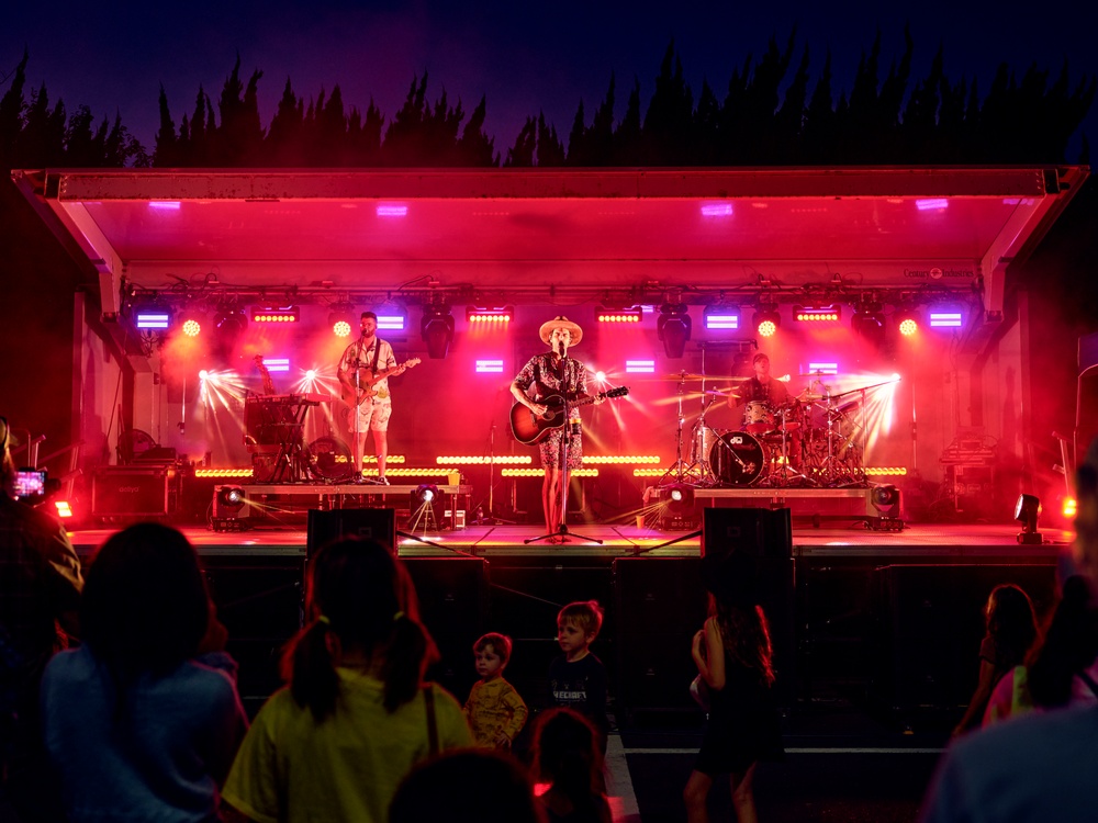 Niko Moon Performs at CFAY