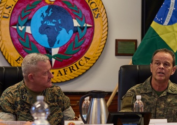 Maj. Gen. Sofge meets with Brazilian Marine Corps commandant