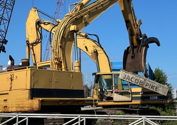 Coast Guard Oversees Salvage Operations for Sunken Jacob Pike
