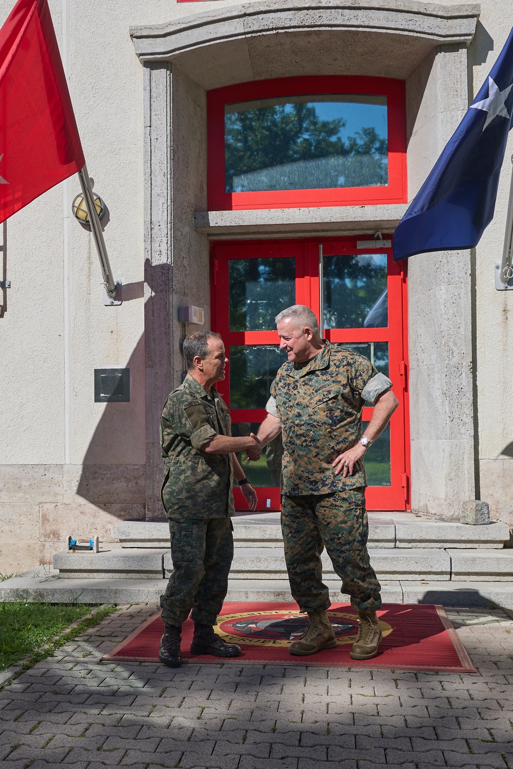 Maj. Gen. Sofge meets with Brazilian Marine Corps commandant